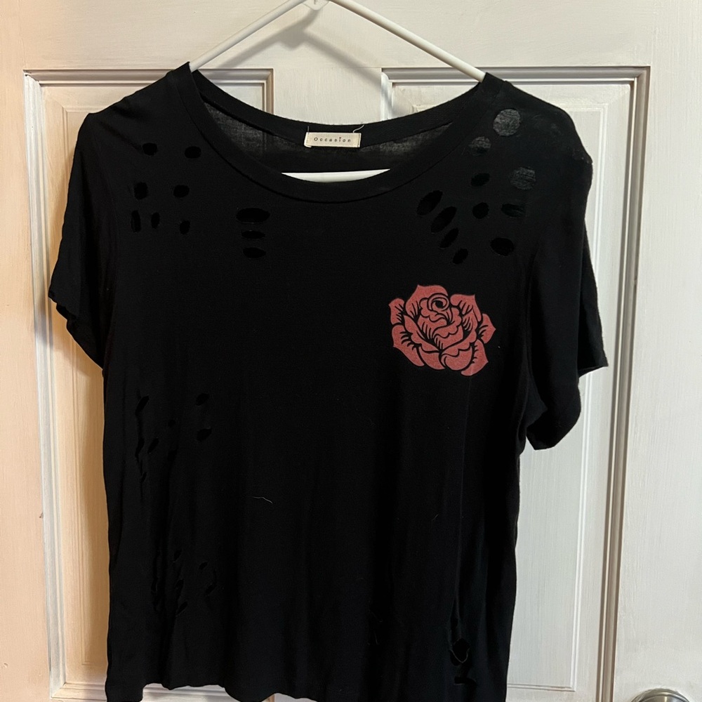 Occasion Black Tee with Res Rose Accent